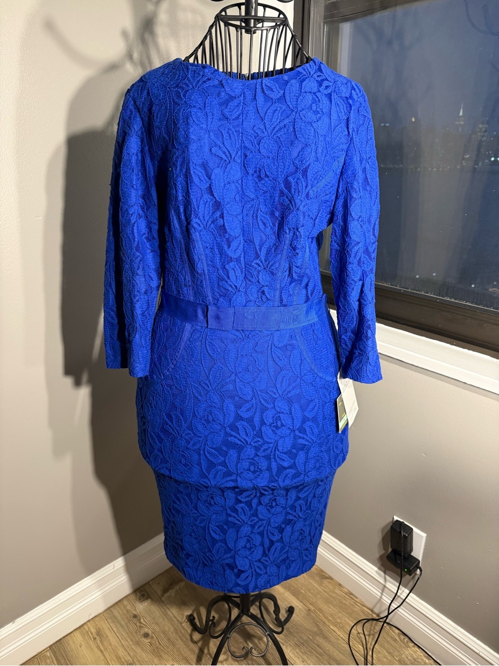 Elegant Blue Lace Sheath Dress